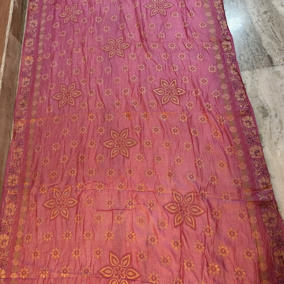 Handwoven silk saree - Picture 3 of 4